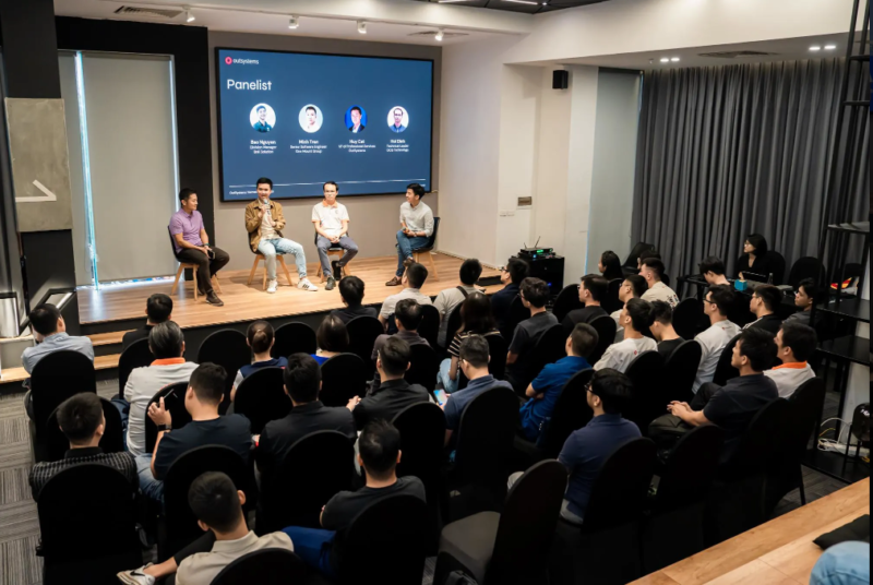 Empowering The Power of Low-Code with OutSystems Platform - VTI